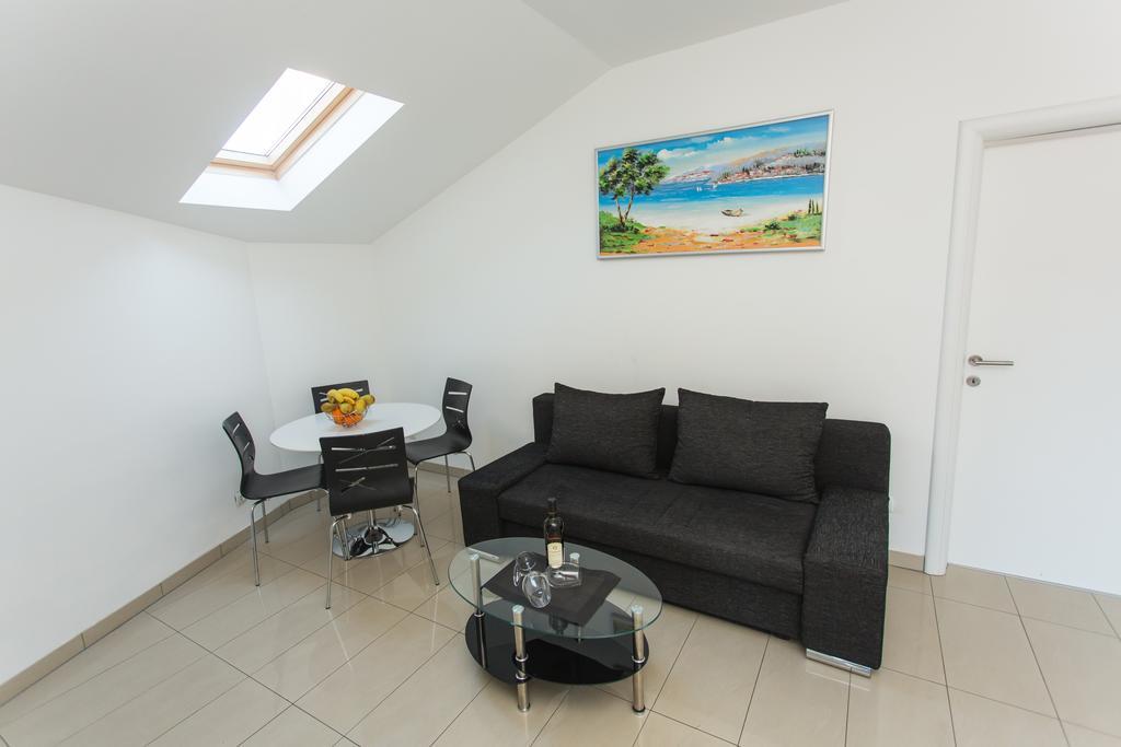 Apartments Little Paradise Trogir Room photo