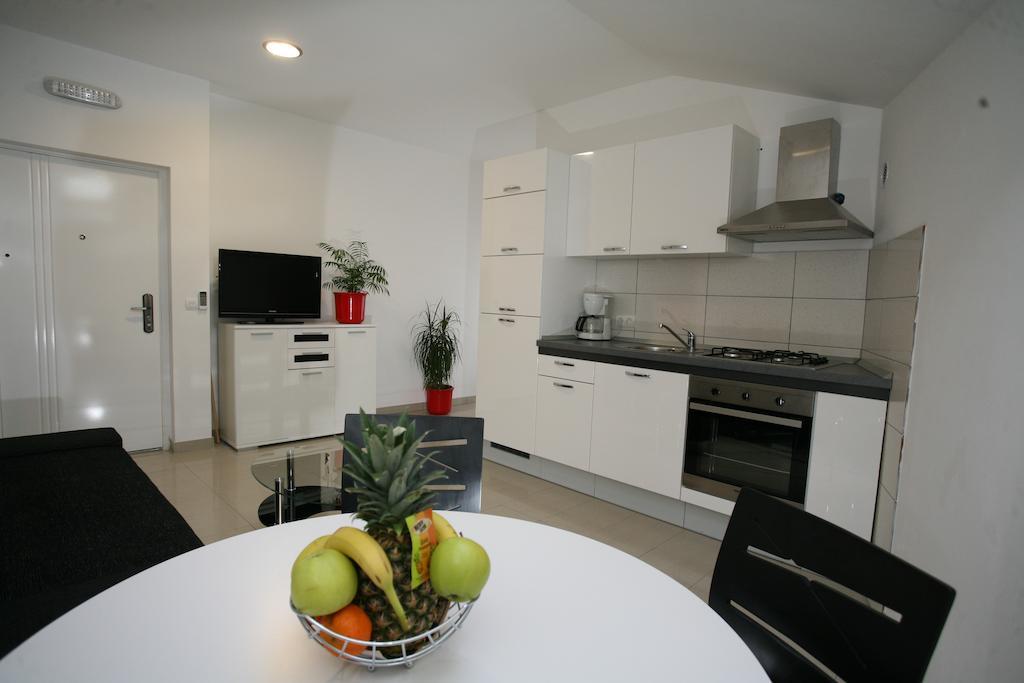 Apartments Little Paradise Trogir Room photo